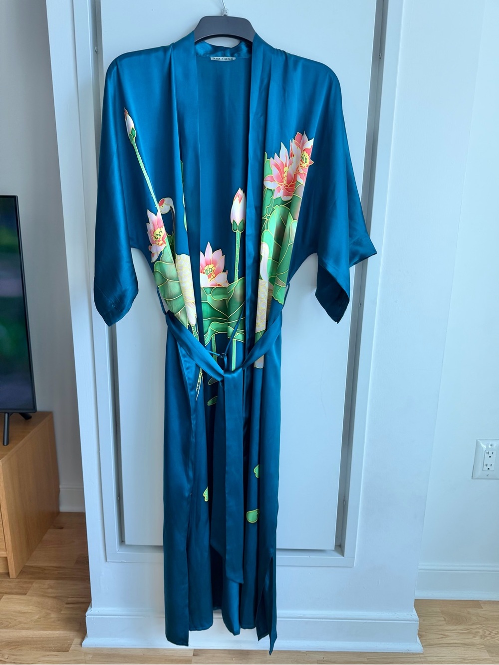 100% Silk, Hand-painted Kimono Robe - Women Intimates & Sleepwear - Picture 2 of 12